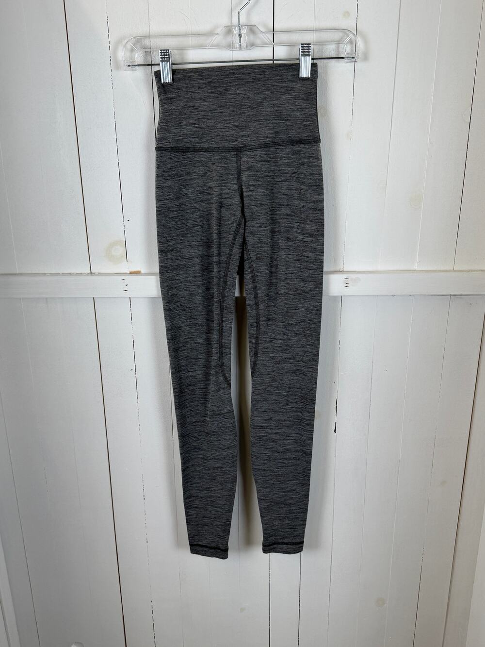 Lululemon Gray Ankle Leggings Size 0 Nylon Excellent Condition